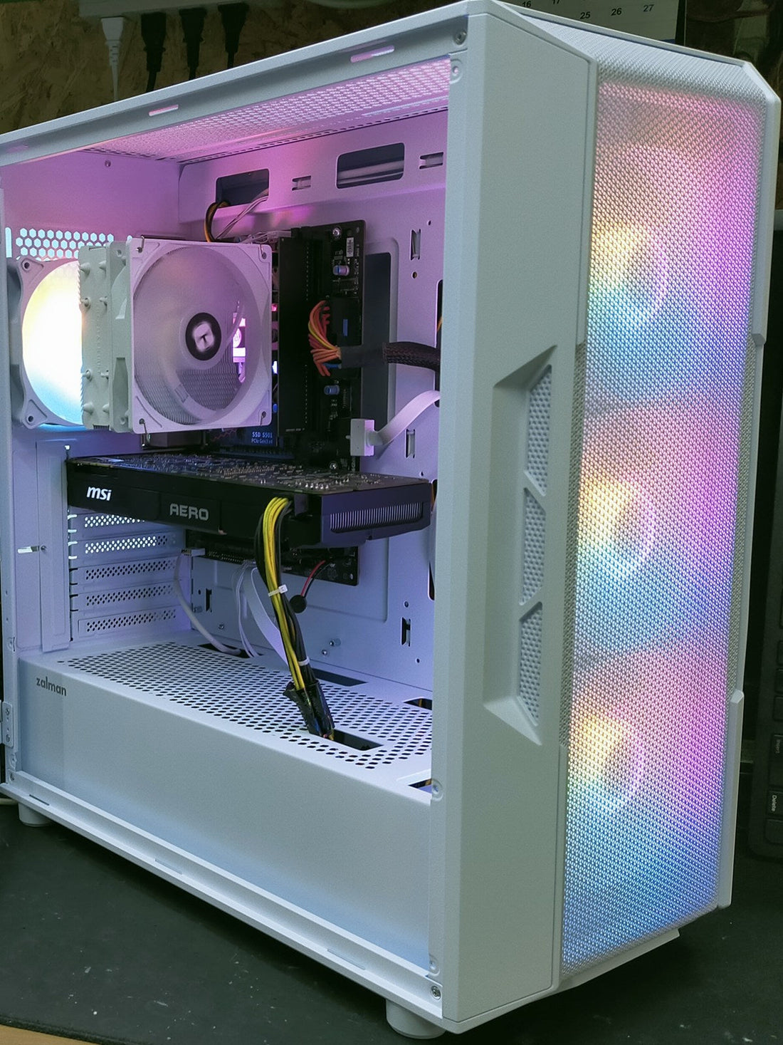 整備済み品 G-StormR GTX 1080 × Core i7-9700 白ケース