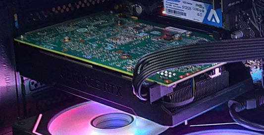 GeForce RTX 2060 を搭載した実機内部
