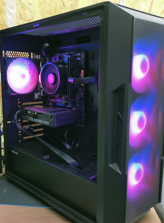 i3Neo ピラーレスケースのゲーミングPC実機