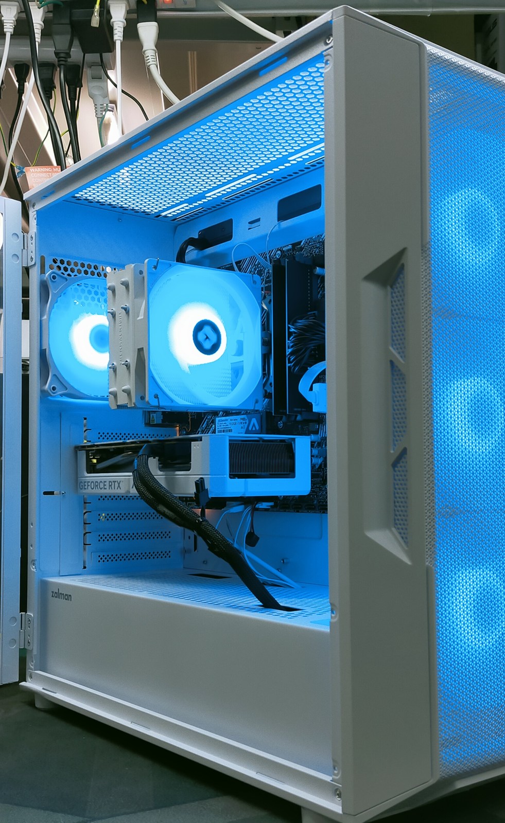 Geame ゲーミングPC RTX 5060 × Ryzen 7 5700X i3Neo ホワイト